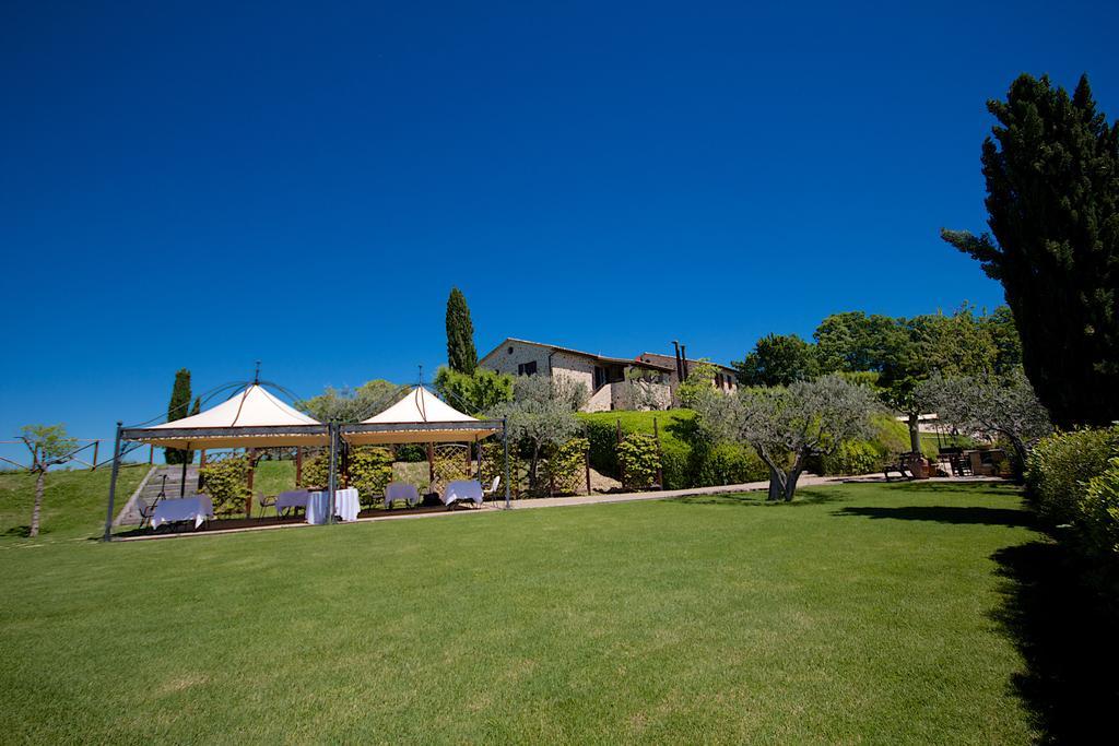 Agriturismo Le Colombe Assisi Bagian luar foto
