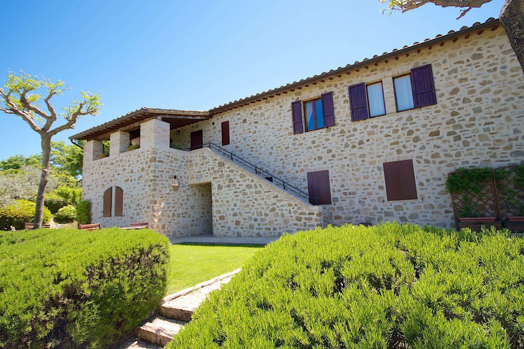 Agriturismo Le Colombe Assisi Bagian luar foto