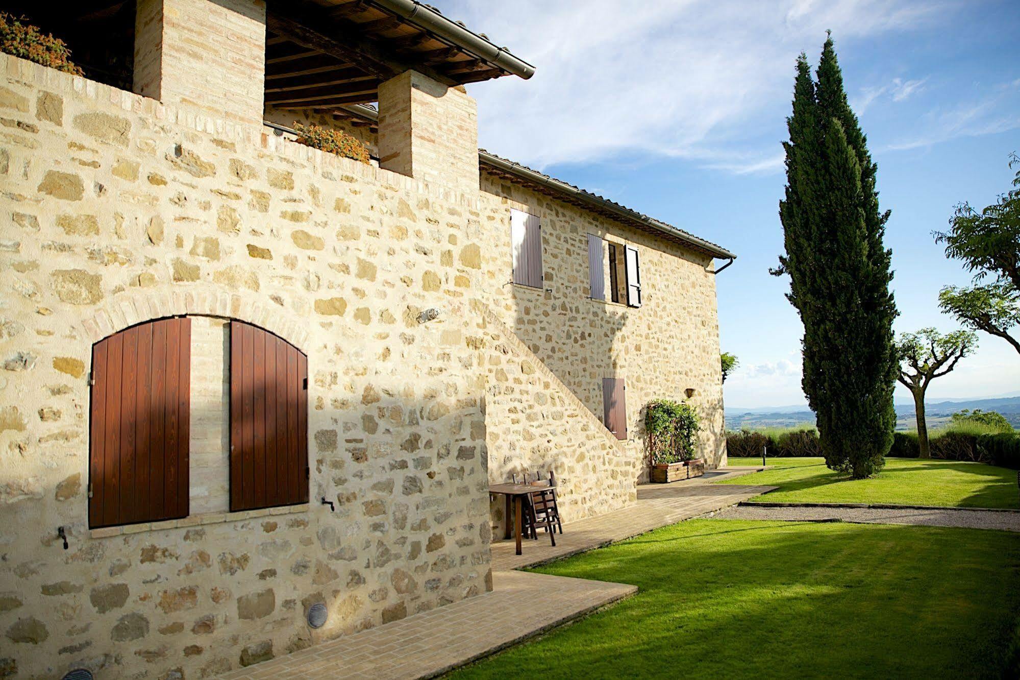Agriturismo Le Colombe Assisi Bagian luar foto