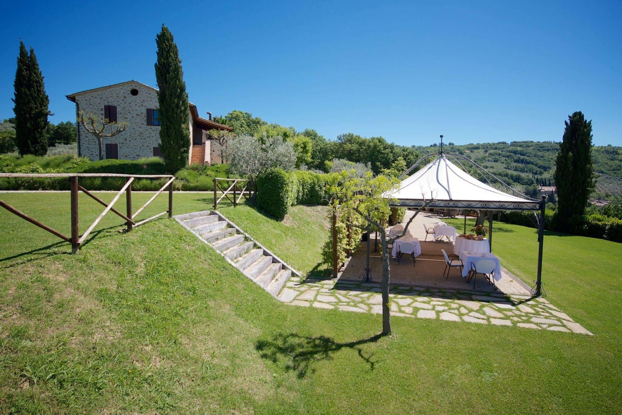 Agriturismo Le Colombe Assisi Bagian luar foto